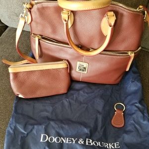 VERY Gently used Dooney & Bourke handbag